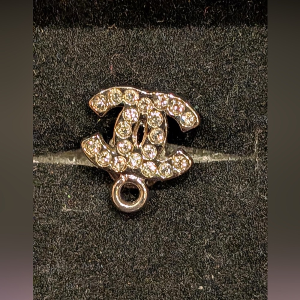 Authentic Chanel single CC crystal earring missing  the hanging charm